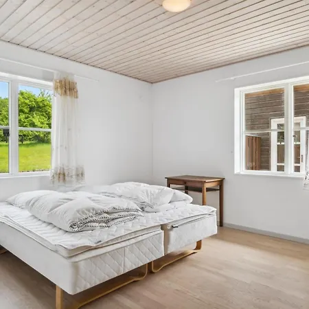 Guthbrand - 800m From The Sea By Interhome