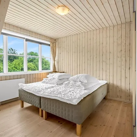 Guthbrand - 800m From The Sea By Interhome