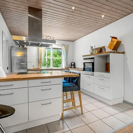 Guthbrand - 800m From The Sea By Interhome Ørby